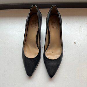 Naturalizer Black leather Everly mid-heel pump size 8.5 Very good condition.